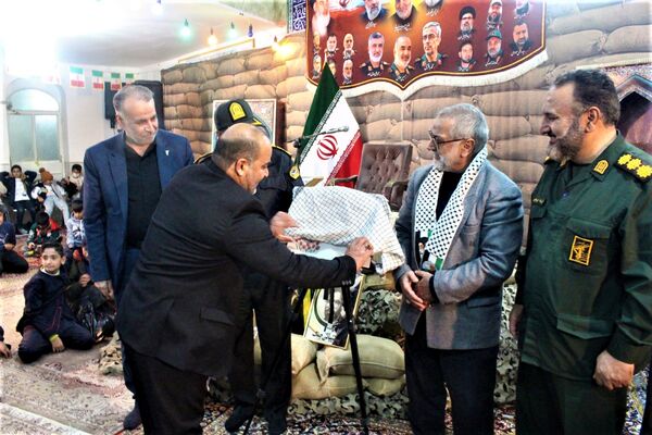 گرامیداشت یاد و خاطره ۱۵ شهید والامقام روستای مومن آباد قم