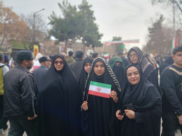 حضور پرشور مردم نیشابور در راهپیمایی ۲۲ بهمن