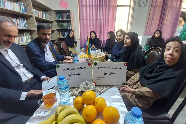 گفت‌وگوی خلاق دردبیرستان فاطمه‌الزهرا؛ نشست مشترک ناشر، معاونین و دانش‌آموزان نویسنده برای رفع چالش‌ها
