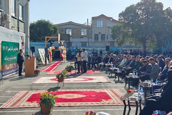 نواختن زنگ مهر و ایثار در دبیرستان عصمتیه کرمانشاه 
