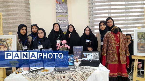 نمایشگاه کارآفرینی در هنرستان مولا متقیان