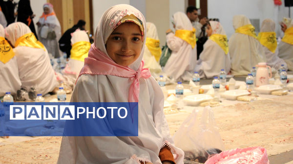 همایش 1100 نفری روزه اولی‌ها در حرم حضرت معصومه(س)