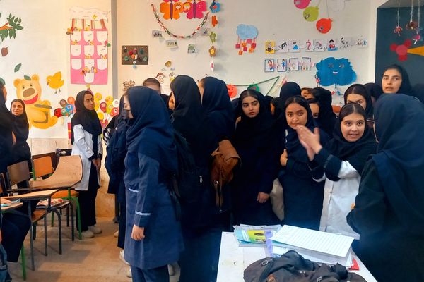 مدارس شیراز در هفته مشاغل