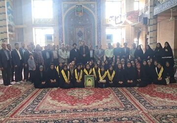حضور دانش‌آموزان دبیرستان شهید خسروی در نماز جمعه شهرستان زارچ