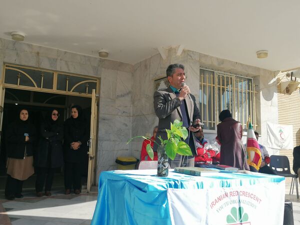 نواختن زنگ زلزله در دبیرستان کوشش شهرستان فاروج 