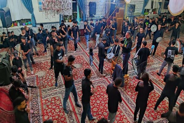 هیئت  زنجیر زنی و عزاداری اباعبدالله الحسین علیه السلام  بار درشب هفتم محرم  