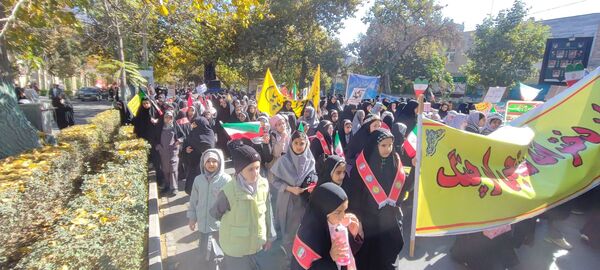 طنین شعارهای ضد استکباری در شاندیز
