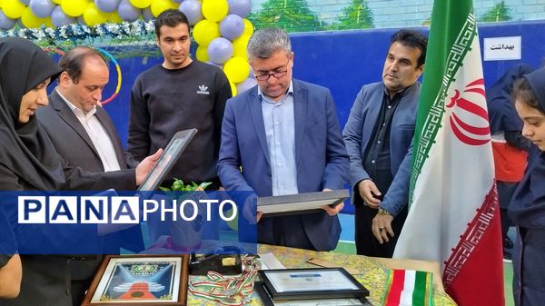 افتتاحیه المپیاد درون مدرسه‌ای به‌مناسبت هفته تربیت‌بدنی و ورزش در دبیرستان الزهرا «س» شهرستان اشتهارد 