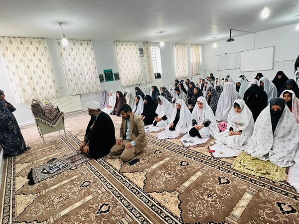 آیین تجلیل از برگزیدگان مسابقات قرآنی، فرهنگی و هنری در خاتم