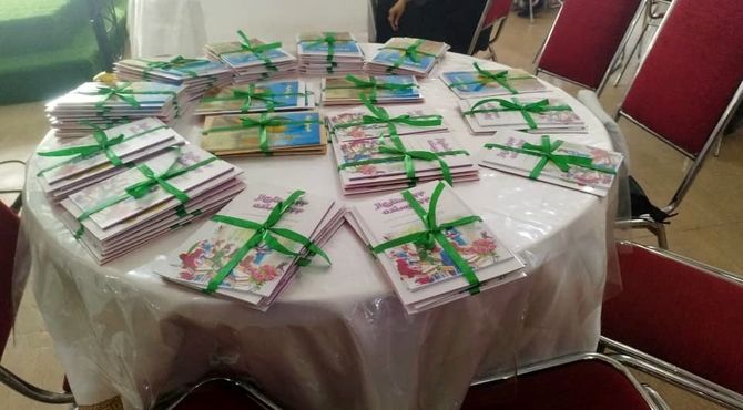 رونمایی از دو کتاب دانش‌آموزان مینابی