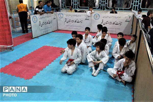 رقابت های کاراته گرامیداشت شهدای میناب در قم