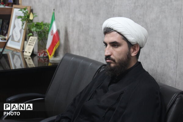 اجرای طرح مهربان‌تر از مادر؛  آشنایی دانش‌آموزان با سیره حضرت زهرا (س) در مدرسه شهدای معلم