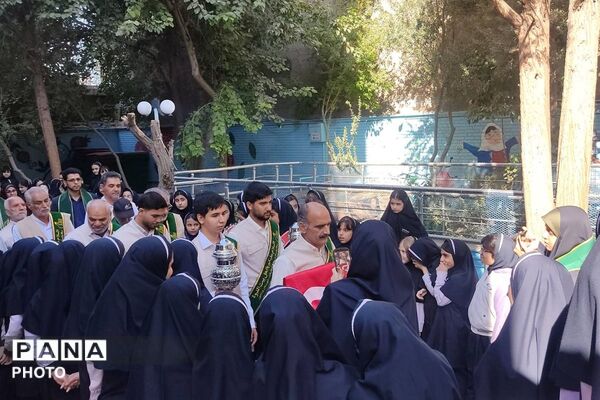افتتاحیه «دوشنبه های امام حسینی» مدارس ورامین در مدرسه «معرفت نو»