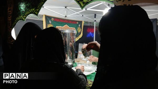 گذری بر سقاخانه قمر بنی هاشم در چهل و پنجمین شب از اجتماعات مردمی 