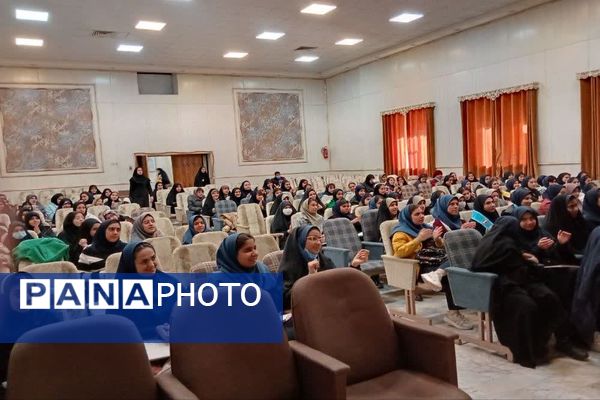 دوره مقدماتی آموزش خبرنگاری ویژه دختران در کانون اندیشه،