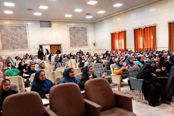 دوره مقدماتی آموزش خبرنگاری ویژه دختران در کانون اندیشه،