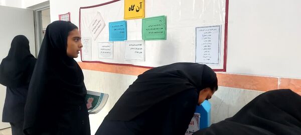 برگزاری انتخابات شورای دانش‌آموزی با هدف تعامل در مدرسه برکت خاتم
