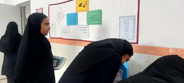 برگزاری انتخابات شورای دانش‌آموزی با هدف تعامل در مدرسه برکت خاتم