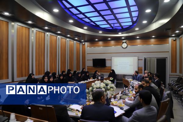  هفتمین جلسه کارشناس مسئولان و کارشناسان قرآن، عترت و نماز مناطق ۱۹گانه شهر تهران