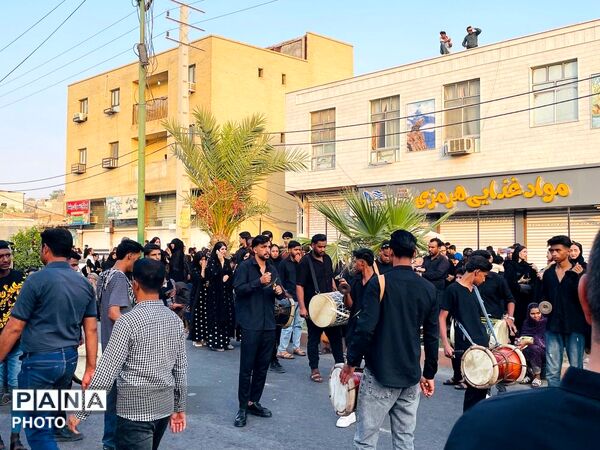 تجلی آیین علم‌گردانی در دل میناب