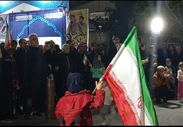پاسخ مردم لارستان به وطن‌فروشان در تجمعات حماسی