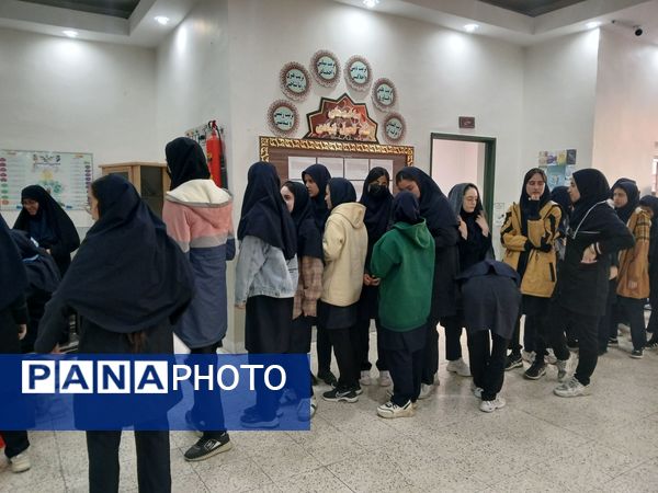 انتخابات شورای دانش اموزی در دبیرستان مهشید مصلی نژاد