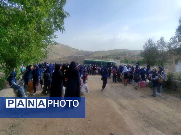 اردوی دانش‌آموزان مدرسه هیأت امنایی ضحی ۲ در روستای زوارم شیروان