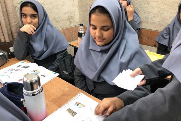 برگزاری انتخابات همیار مشاور در آموزشگاه شاهد نجمه ناحیه دو شهرری 