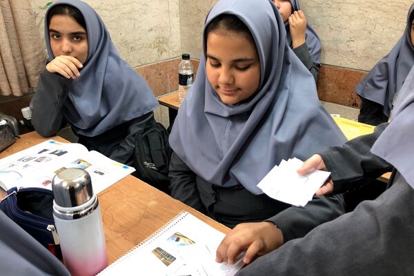 برگزاری انتخابات همیار مشاور در آموزشگاه شاهد نجمه ناحیه دو شهرری 