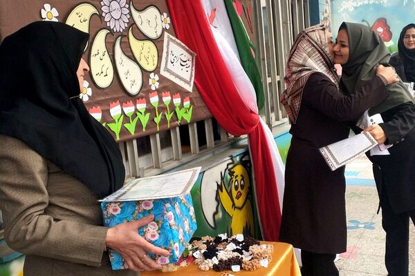جشن میلاد امام زمان(عج) و ایام الله دهه فجر در مدارس شهرستان قدس