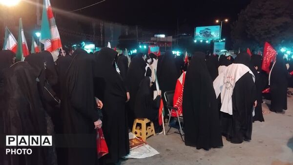  دویست و سومین شب تجمعات «بیعت با رهبری» در نورآباد با تجدید میثاق و نماز استغاثه 