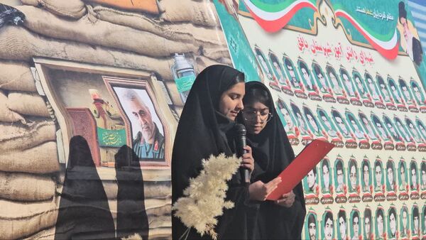 برگزاری یادواره «لاله‌های روشن» در دبیرستان مهدیه