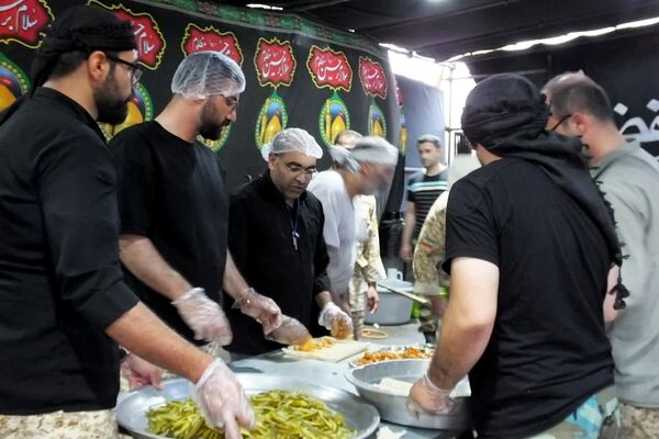 از نگاه معصوم کودک تا اشک پیرمرد؛ روایت عاشقی در موکب «عشاق‌الحسین»
