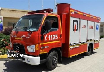 ادای احترام دانش‌آموزان آبادانی به قهرمانان در آتش