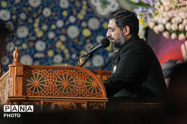 اقامه نماز بر پیکر مطهر رهبر شهید انقلاب در حرم مطهر رضوی-۱