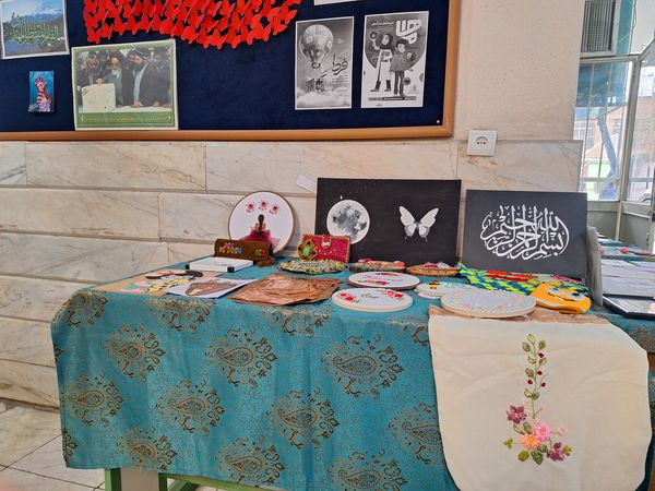 شکوفایی هنر نسل فردا در دبیرستان حضرت ولی عصر (عج)