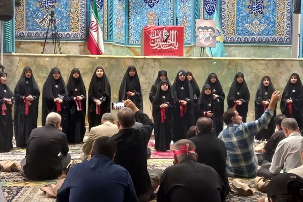 هم‌نوایی دانش‌آموزان شهرقدس در مصلی