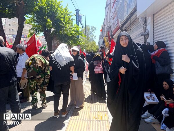 مراسم تشییع رهبر معظم انقلاب و خانواده ایشان در مشهد