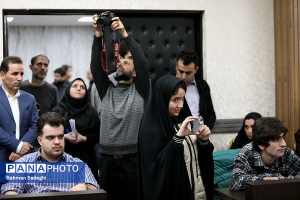 نشست صمیمی وزیر آموزش و پرورش با مدال آوران المپیادهای علمی