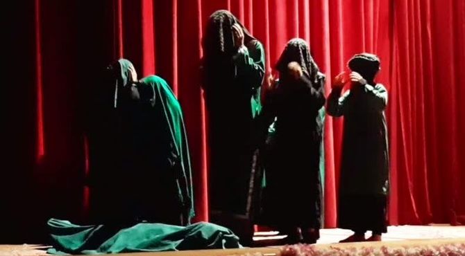 اجرای نمایش «نشان از بی نشان ها» در کانون مریم قم