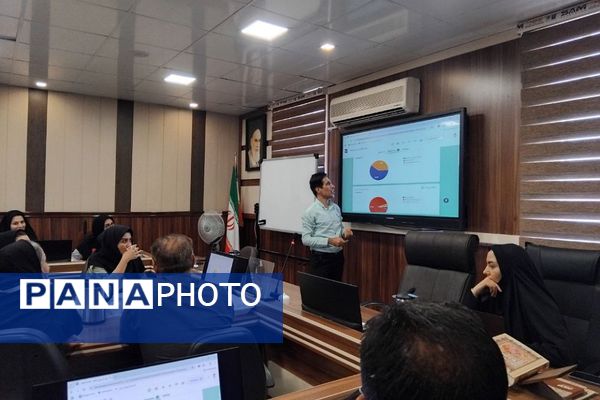 برگزاری جلسه آموزشی سرگروه های آموزشی قطب شهرری به میزبانی ناحیه یک شهرری