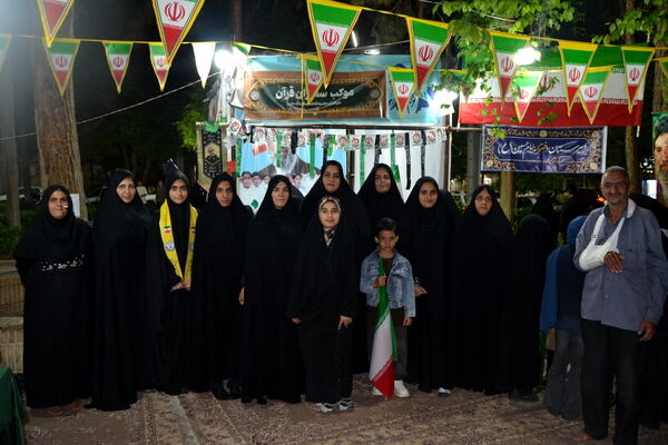 میدان‌داری دانش‌آموزان و دبیران دبیرستان امام حسین (ع) در موکب سفیران قرآن اردکان