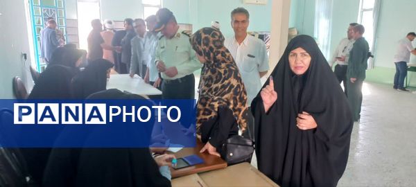 حضور پرشور مردم لرستان پای‌صندوق‌های رأی‌گیری