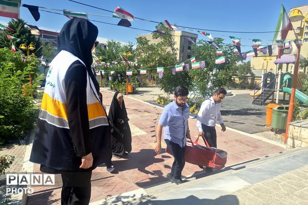 مربیان پیشتاز منطقه ۵ تهران، اصول تخصصی برپایی چادرهای امدادی هلال‌احمر را فرا گرفتند
