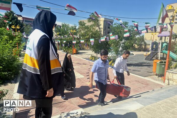مربیان پیشتاز منطقه ۵ تهران، اصول تخصصی برپایی چادرهای امدادی هلال‌احمر را فرا گرفتند