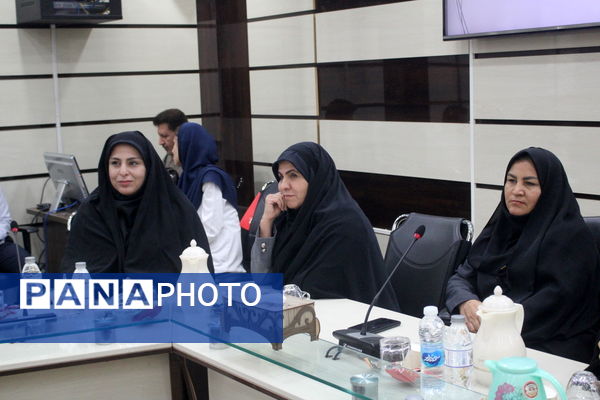 کارگاه آموزشی ویژه بانوان شاغل در اداره‌کل آموزش و پرورش استان بوشهر 