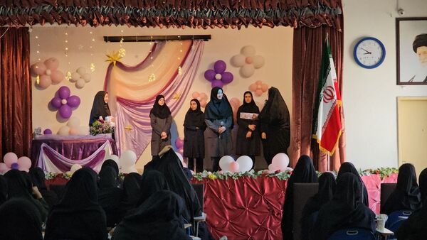لحظه‌های متفاوت روز پرستار و ولادت حضرت زینب (س) در دبیرستان دخترانه طلیعه شاهد