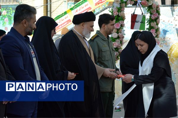 طنین زنگ انقلاب در بهارستان‌دو 