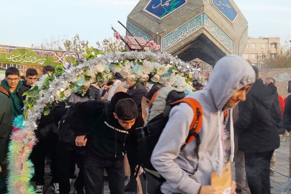 مراسم بدرقه دانش آموزان پسر ناحیه یک و دو شهرری در اردوی راهیان نور 