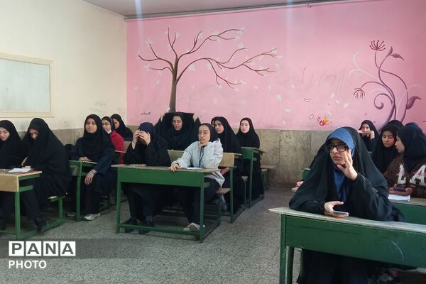 مسابقات قرآن، عترت و نماز دانش‌آموزان دختر منطقه کهریزک 